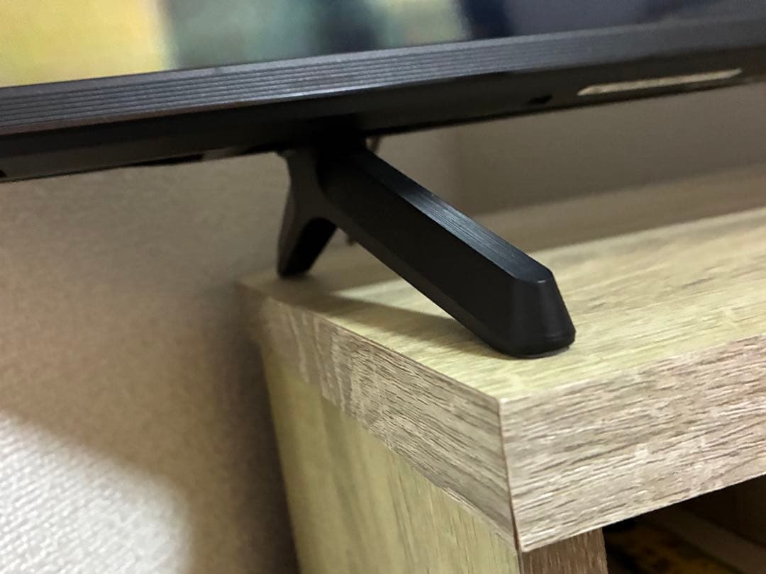 コーナーテレビ台 78.5cm 32v 収納 キャスター付　ガラス扉　オークル白