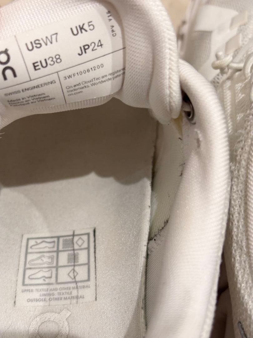 On Cloud6 スニーカー　24cm