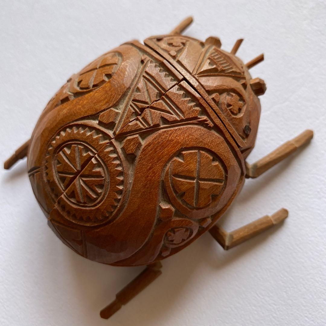 アイヌ紋様　木彫り　てんとう虫の宝石箱　伝統工芸　アンティーク　民芸品　レトロ