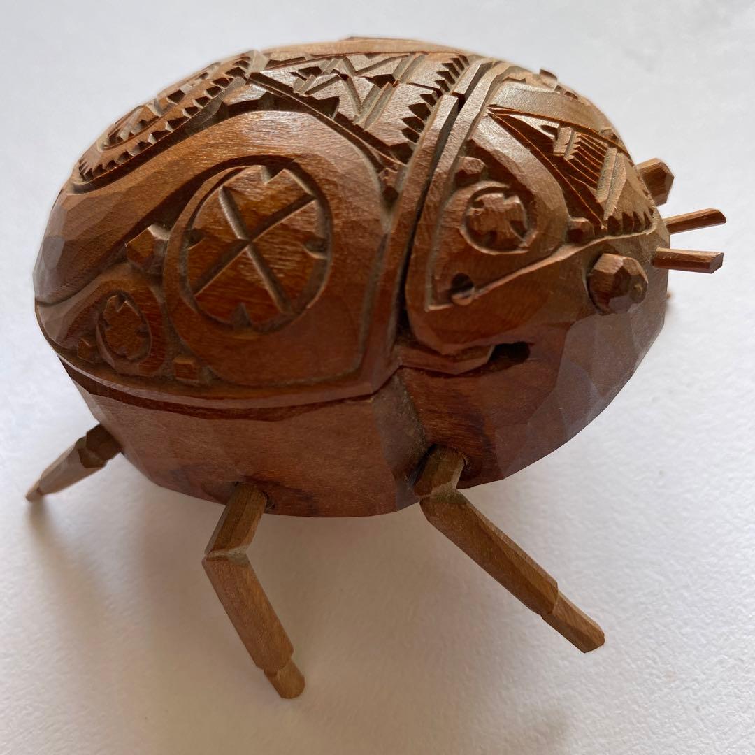 アイヌ紋様　木彫り　てんとう虫の宝石箱　伝統工芸　アンティーク　民芸品　レトロ