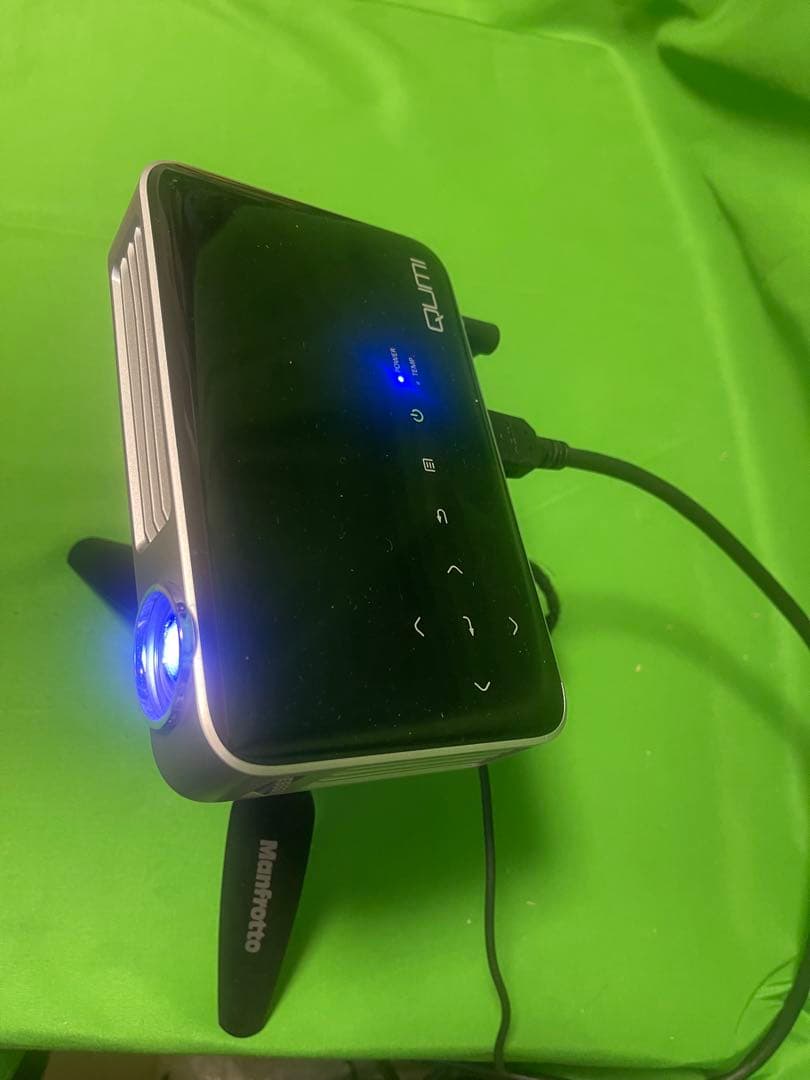 QUMI Q6-BKプロジェクター