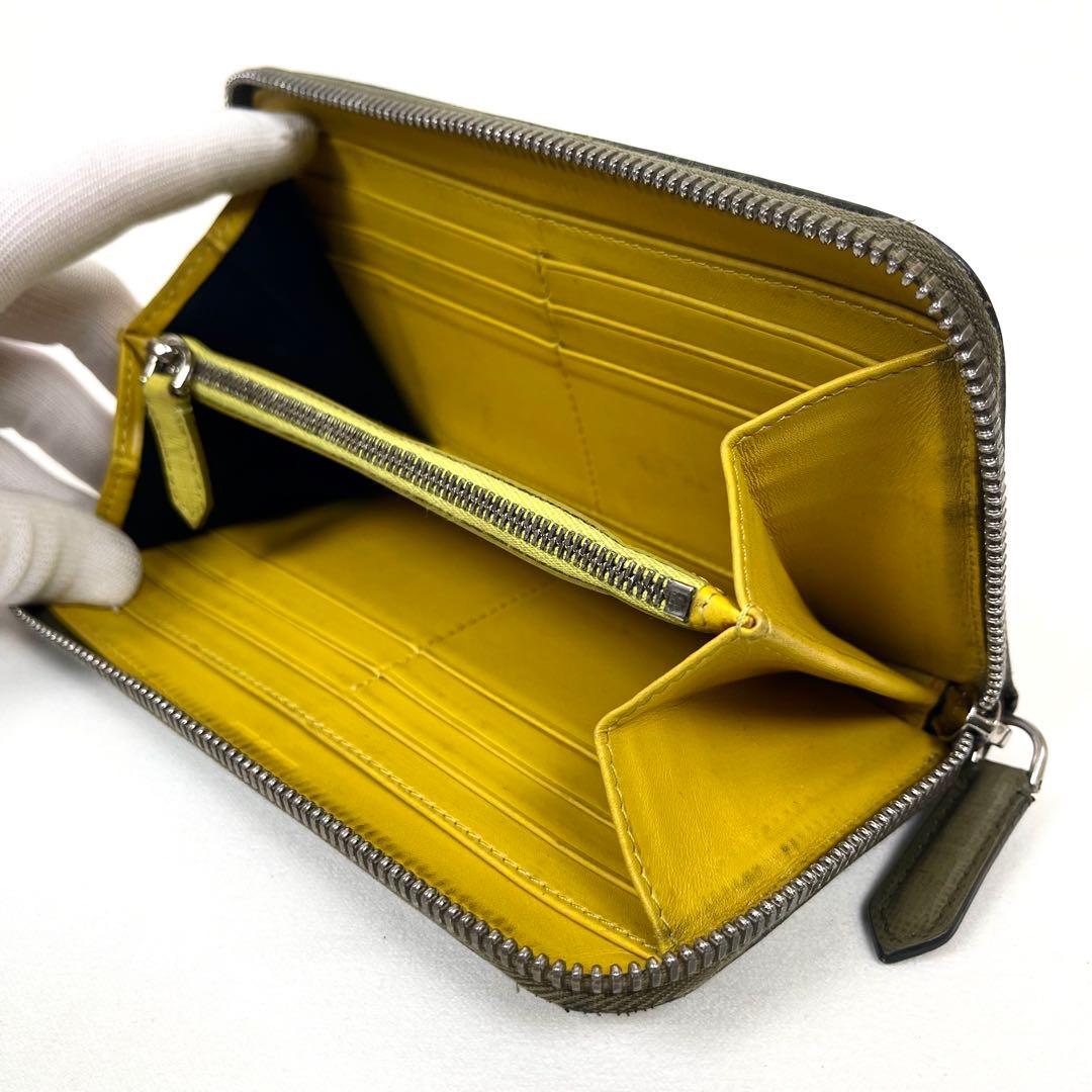 バーバリー　長財布　ラウンドファスナー　ロゴプレート　バイカラー　チェック柄