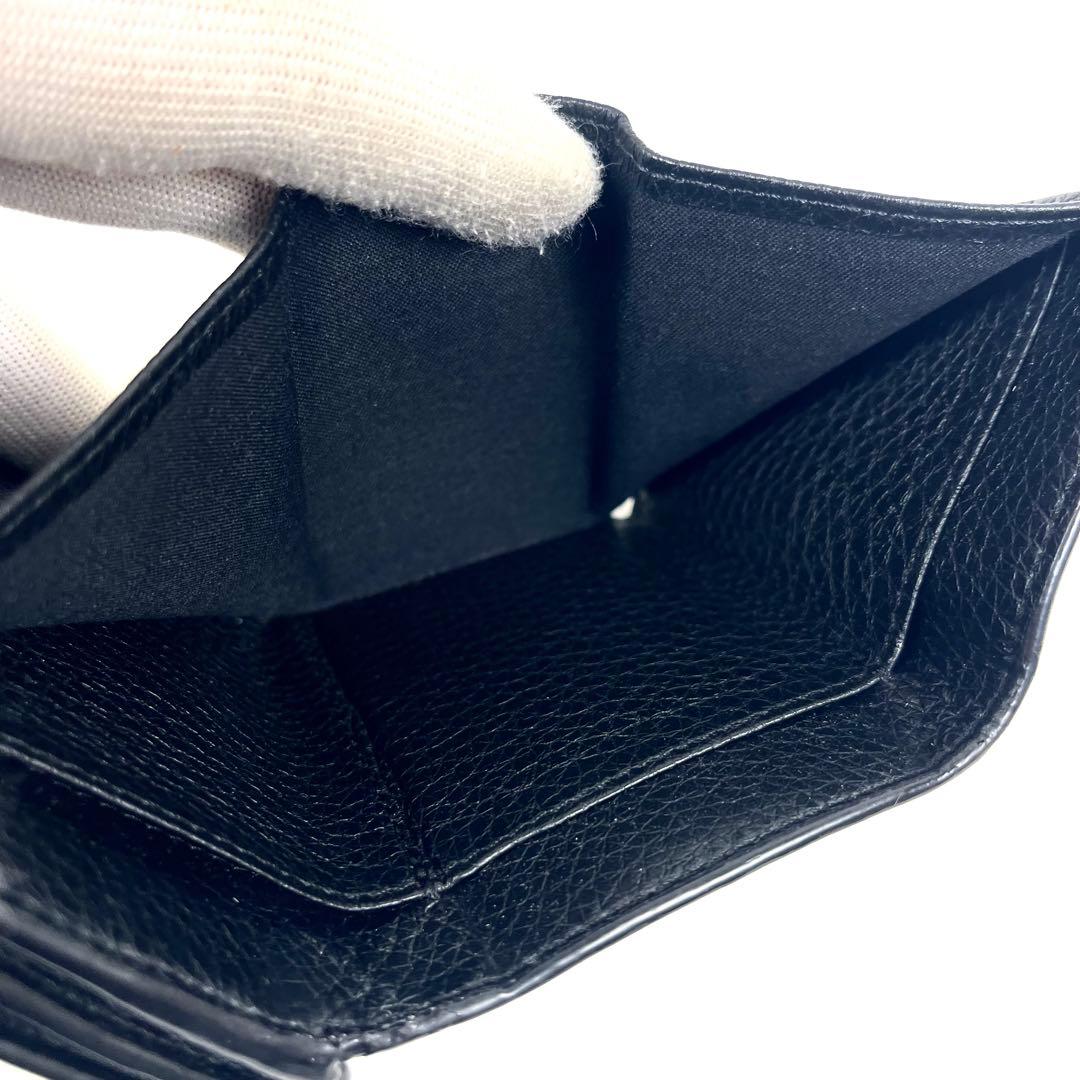 フェンディ　三つ折り財布　コンパクトウォレット　ロゴプレート　オールブラック