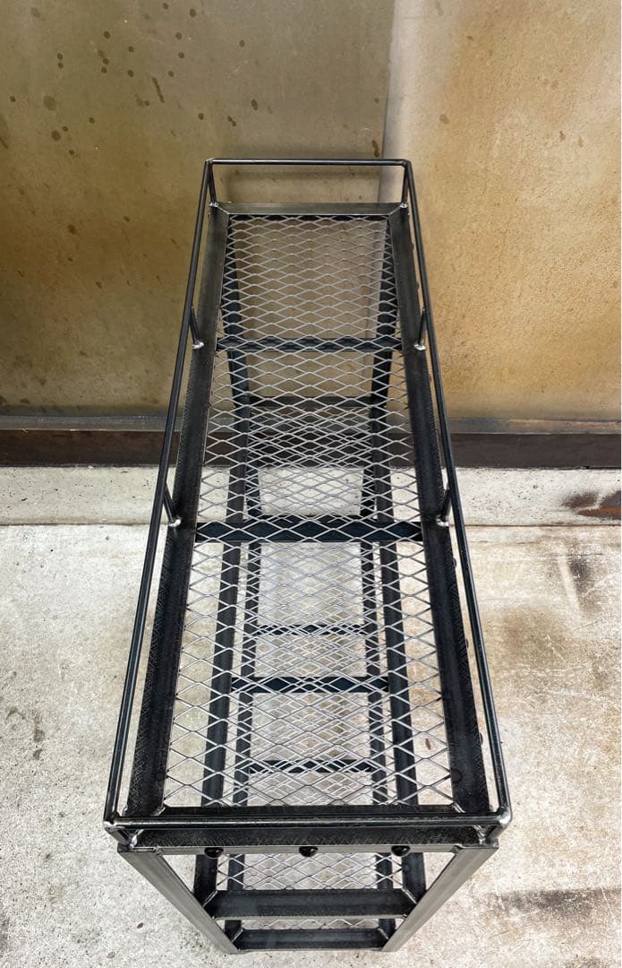 リベット３段ラック［上段棚柵付き］植物棚　アイアン家具　アイアンラック