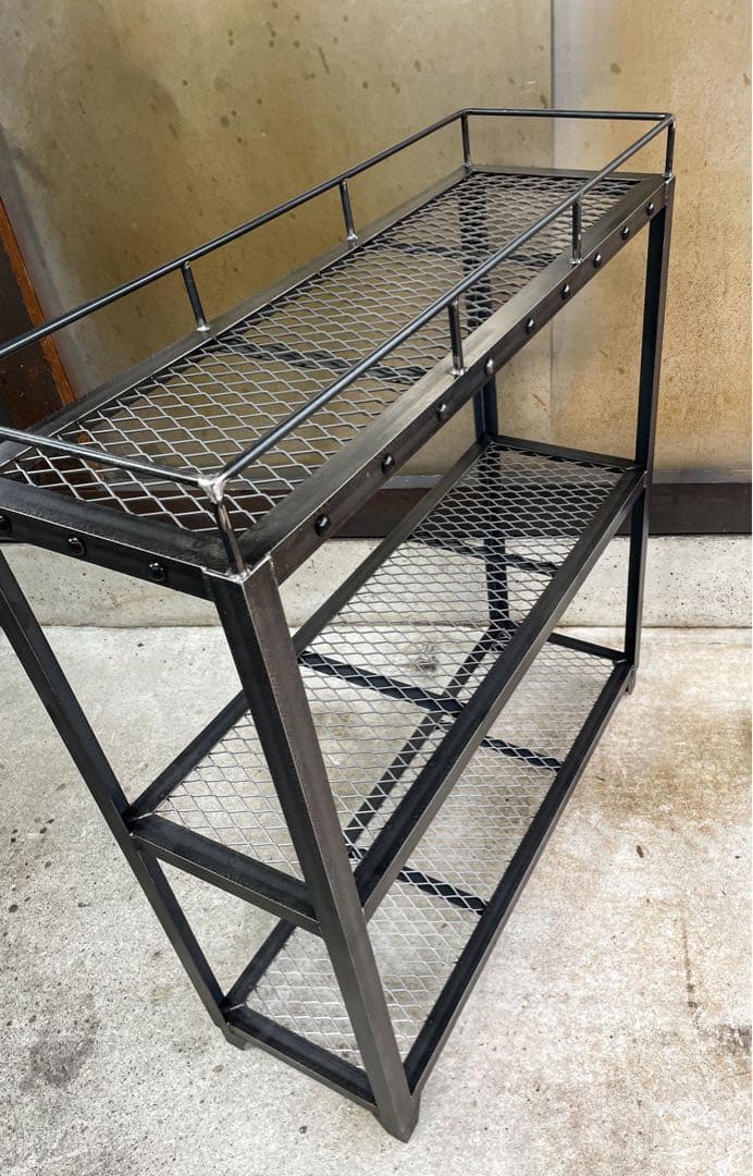 リベット３段ラック［上段棚柵付き］植物棚　アイアン家具　アイアンラック