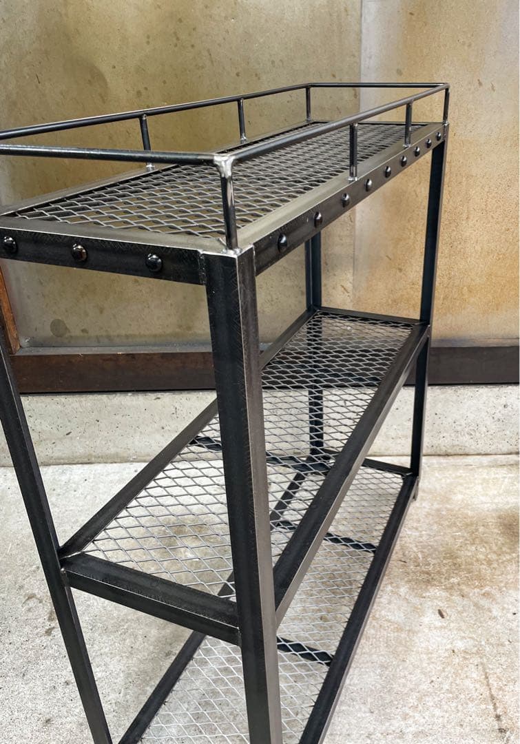 リベット３段ラック［上段棚柵付き］植物棚　アイアン家具　アイアンラック