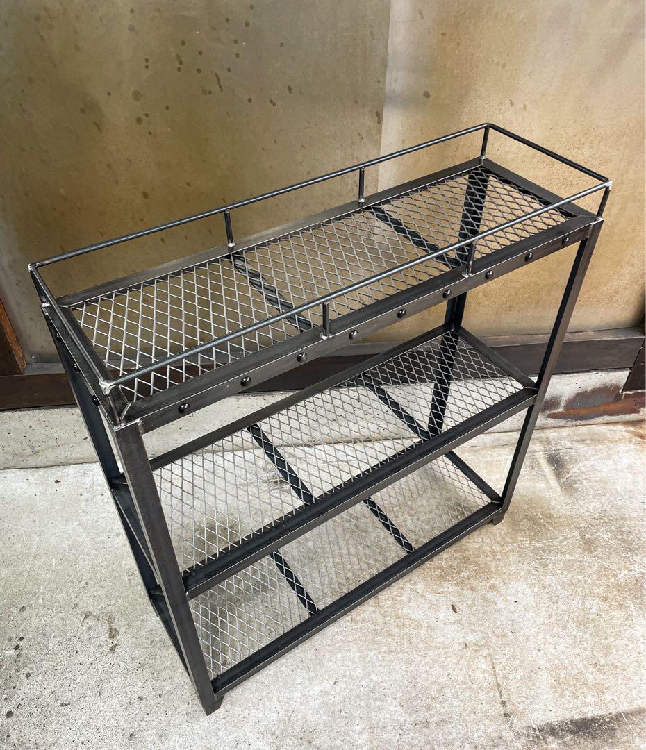 リベット３段ラック［上段棚柵付き］植物棚　アイアン家具　アイアンラック