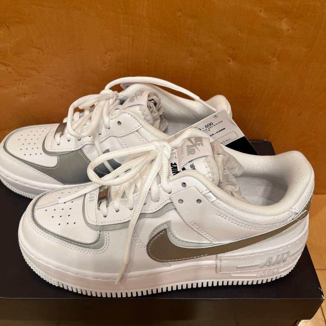 ★ナイキ エアフォース1 ホワイト シルバー 23.5cm