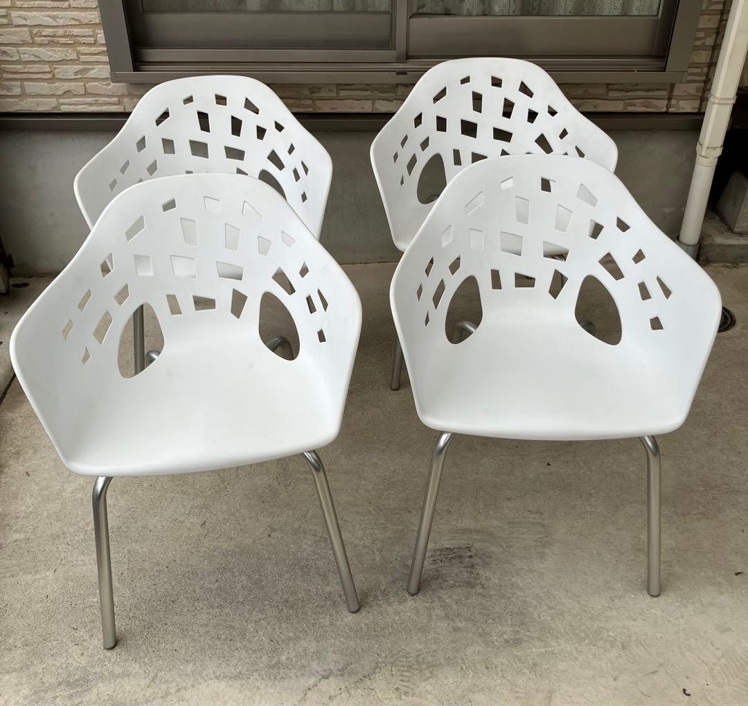 AMAT-3ミラルックアーム　ガーデン　スペイン製4脚　白　ハビエルマリスカル