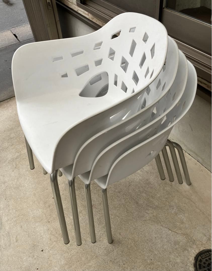 AMAT-3ミラルックアーム　ガーデン　スペイン製4脚　白　ハビエルマリスカル