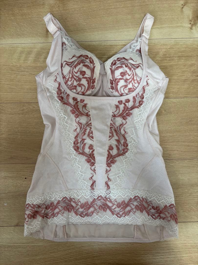 ボディシェイプスーツ