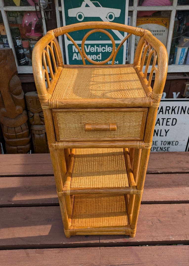 オールドラタンシェルフ 飾り棚 籐 ラタン製 3段シェルフ 引き出し付き　家具