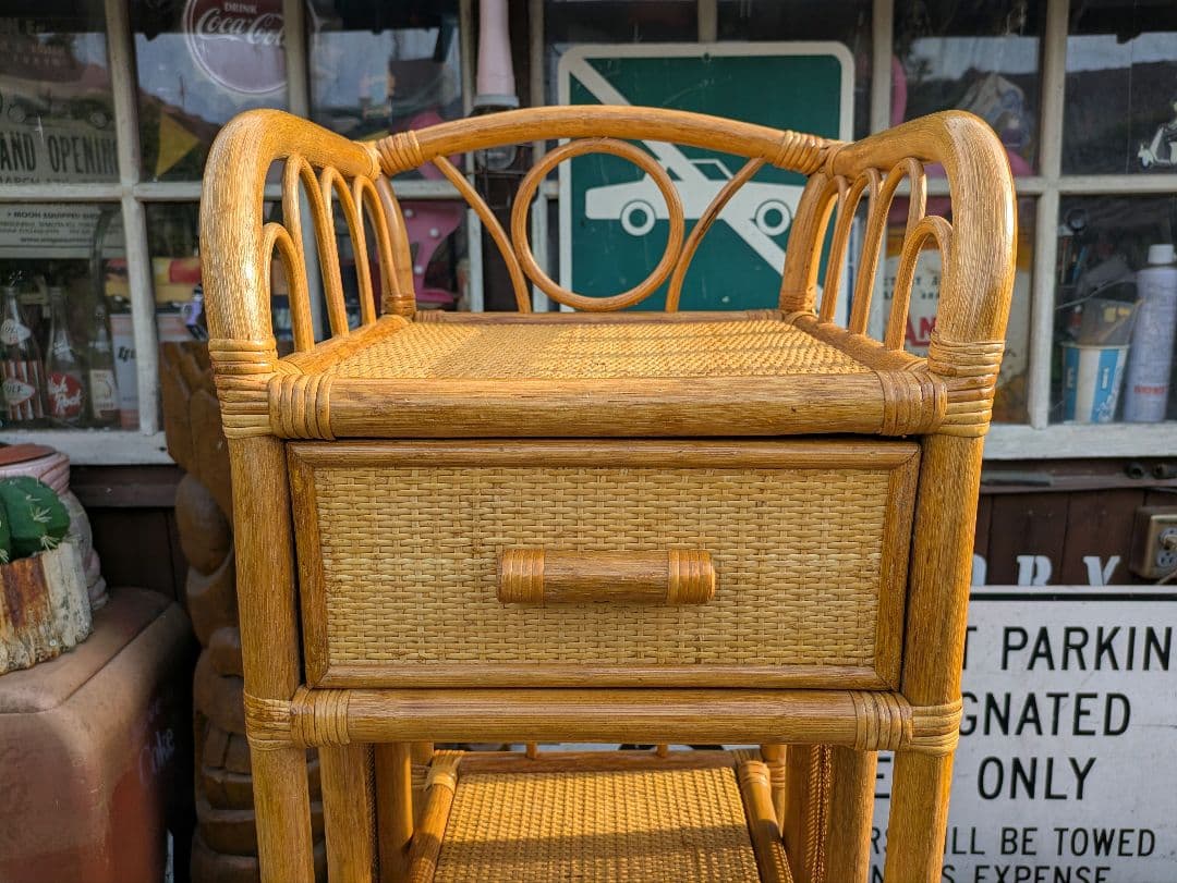 オールドラタンシェルフ 飾り棚 籐 ラタン製 3段シェルフ 引き出し付き　家具