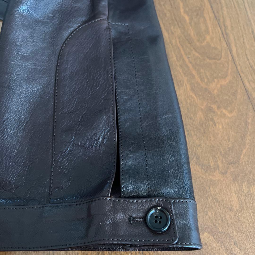 PRADA レザーパンツ