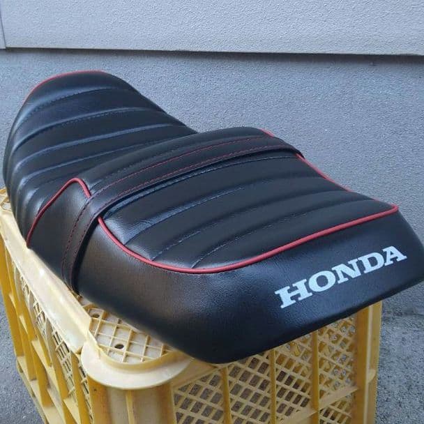 ホンダ　CB400sfタックロールシート　ブラックレザー・レッド　nc39.42