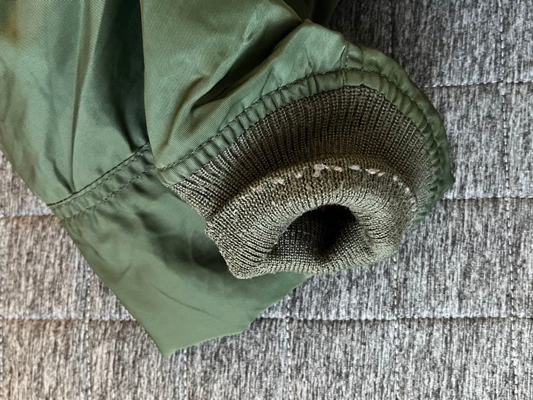 AVIREX ワッペン付き、内側、バックデザイン　MA-1ジャケット 2XL