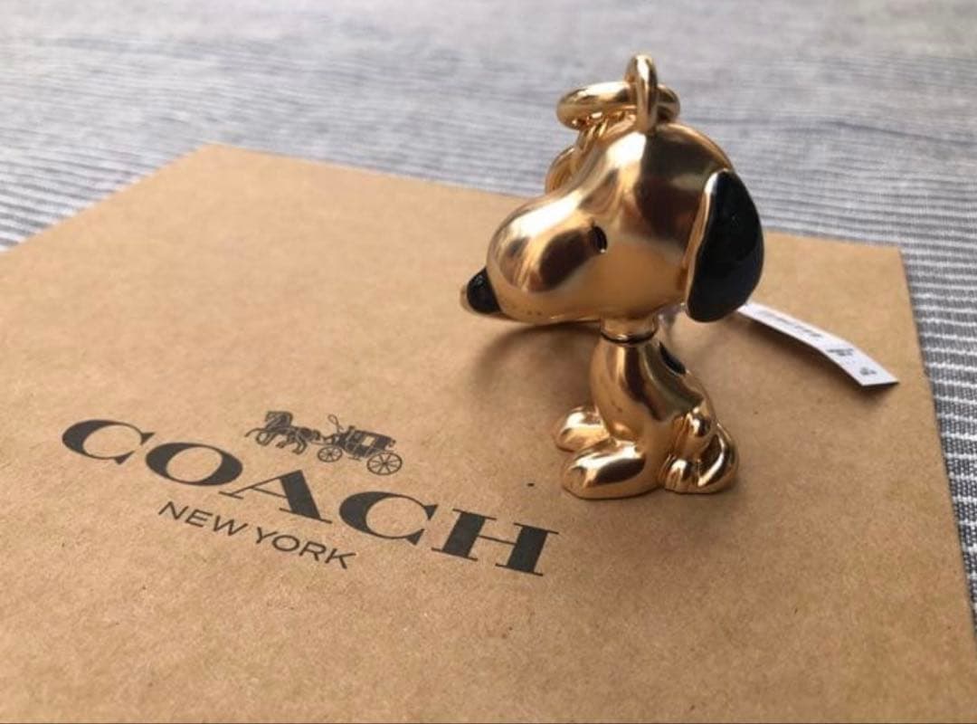 ✴︎専用✴︎COACH スヌーピー ゴールドキーホルダー