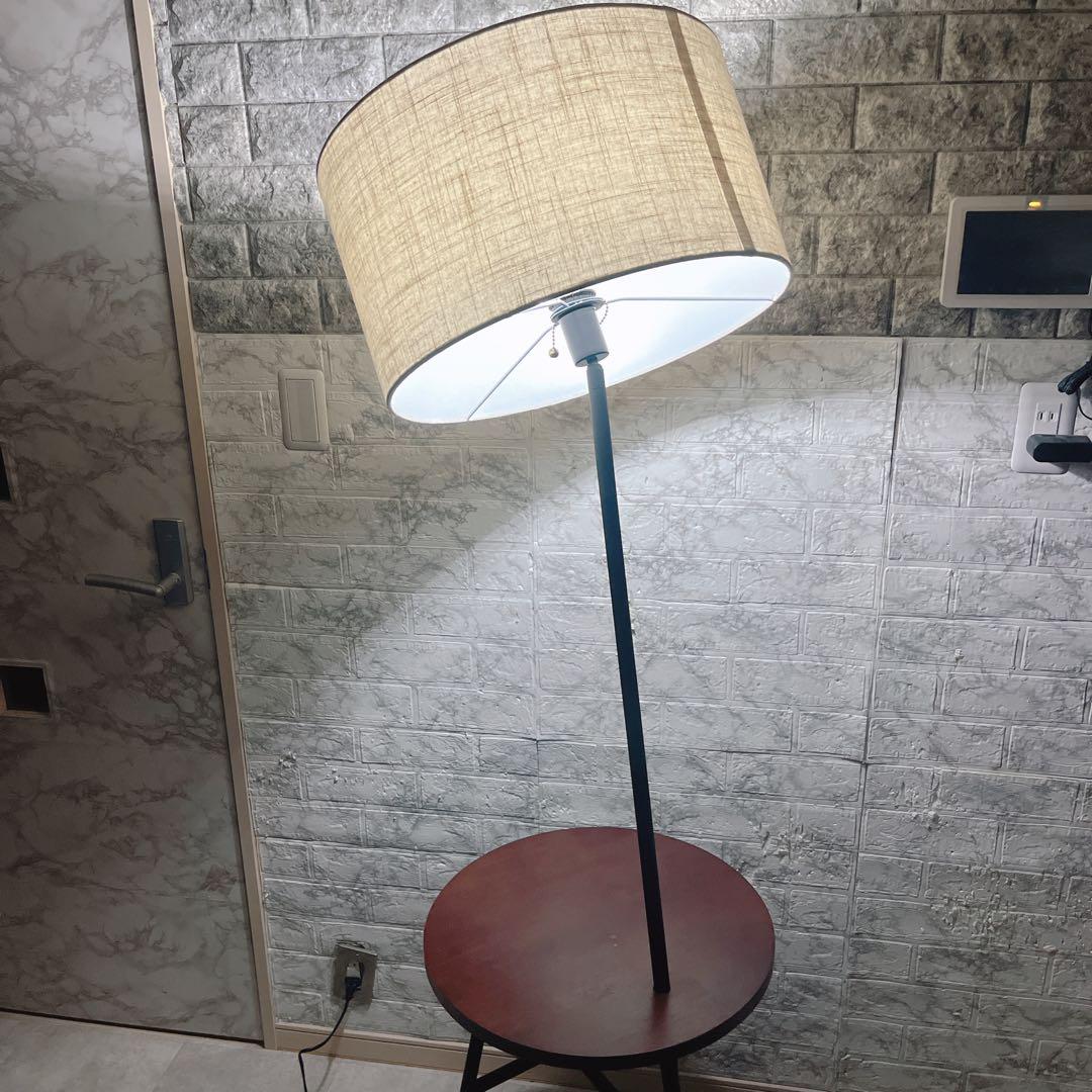 モダン フロアスタンド 照明 サイドテーブル　フロアランプ リネンシェード付き