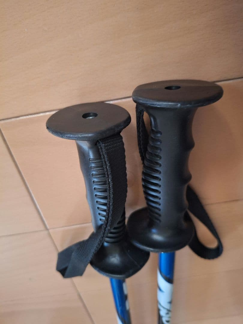 ATOMIC　ジュニア　スキー板　130センチ　ストック付