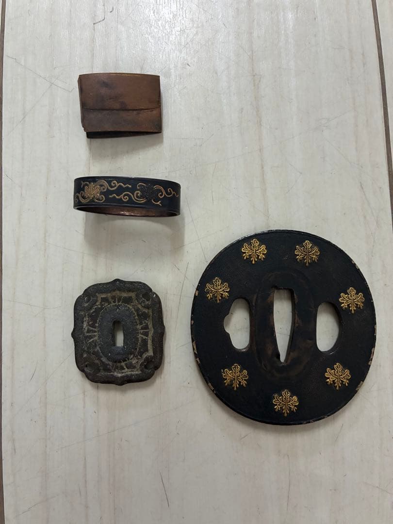 装飾鍔(つば) 金色模様