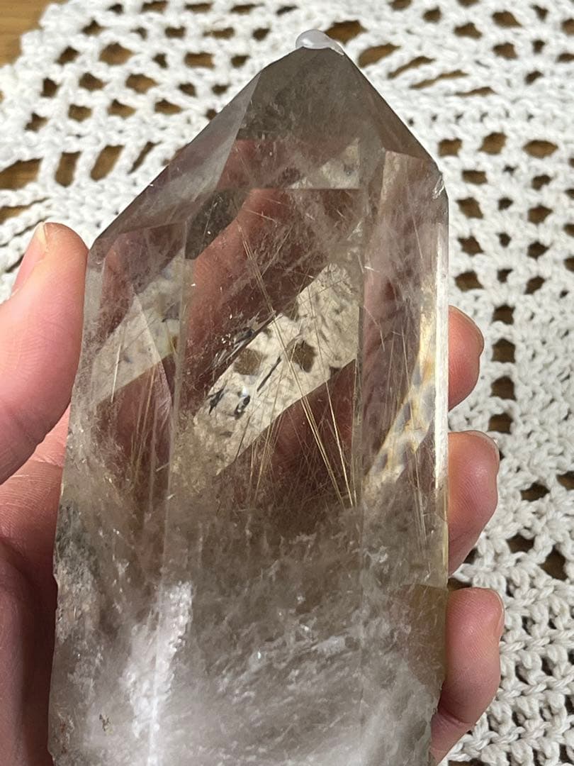 【天然石】ルチルクォーツ　ポイント　タワー　置物 高さ約20cm 流木台座付き