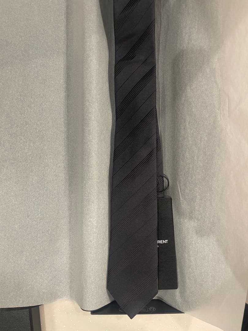 【新品 未使用】正規品 サンローラン ネクタイ ストライプ ブラック 箱付