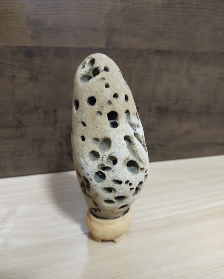 鑑賞石　台座付き