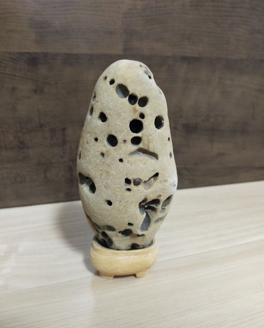 鑑賞石　台座付き