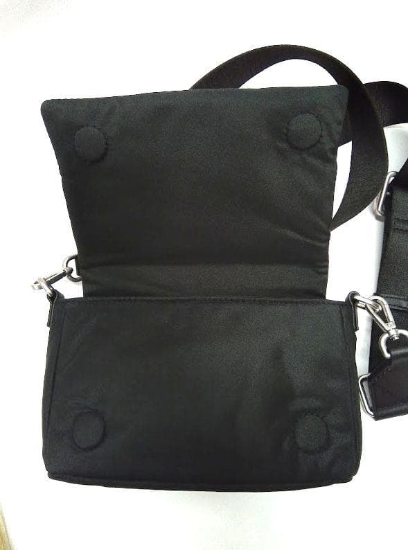 未使用に近い美品★AMI /アミ ◎クロスボディバッグ　黒