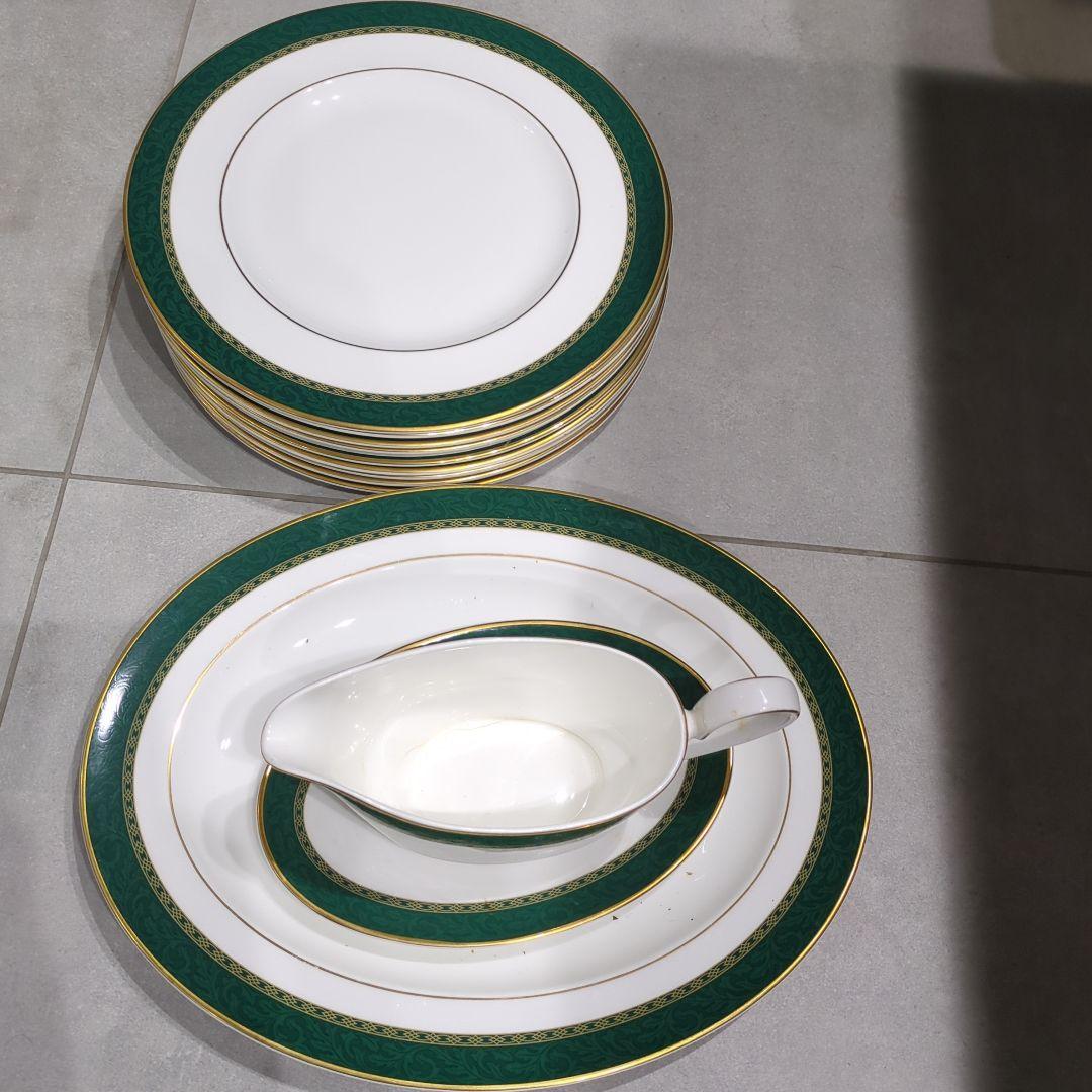 英国製　ディナーセット大皿10枚、グレービーボート　オーバルプラッター1枚