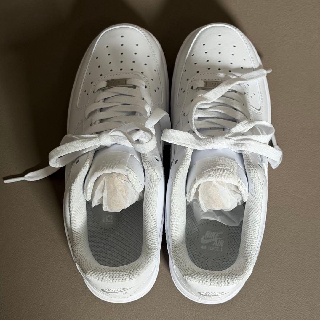 【極美品✨ナイキ】23cm/スニーカー/白/エアフォース1/カジュアル