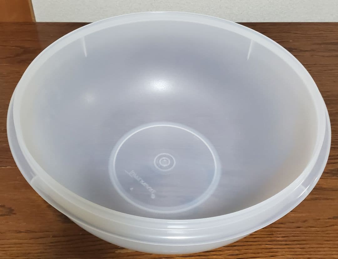 【新品】タッパーウェア　スーパーミックスボール 特大 (蓋付きボール)