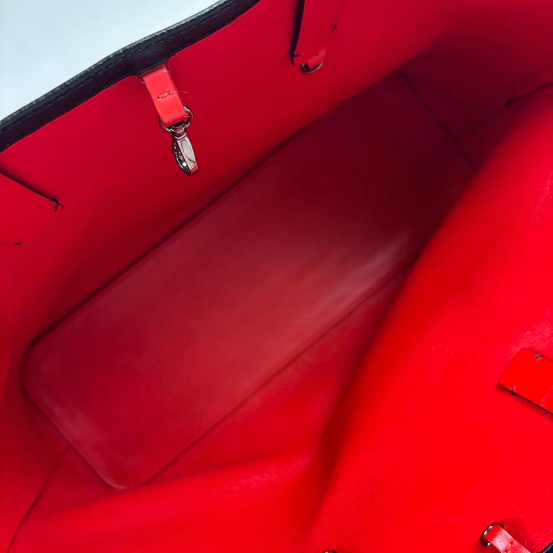 クリスチャンルブタン レザー トートバッグ スタッズ カバタ ブラック