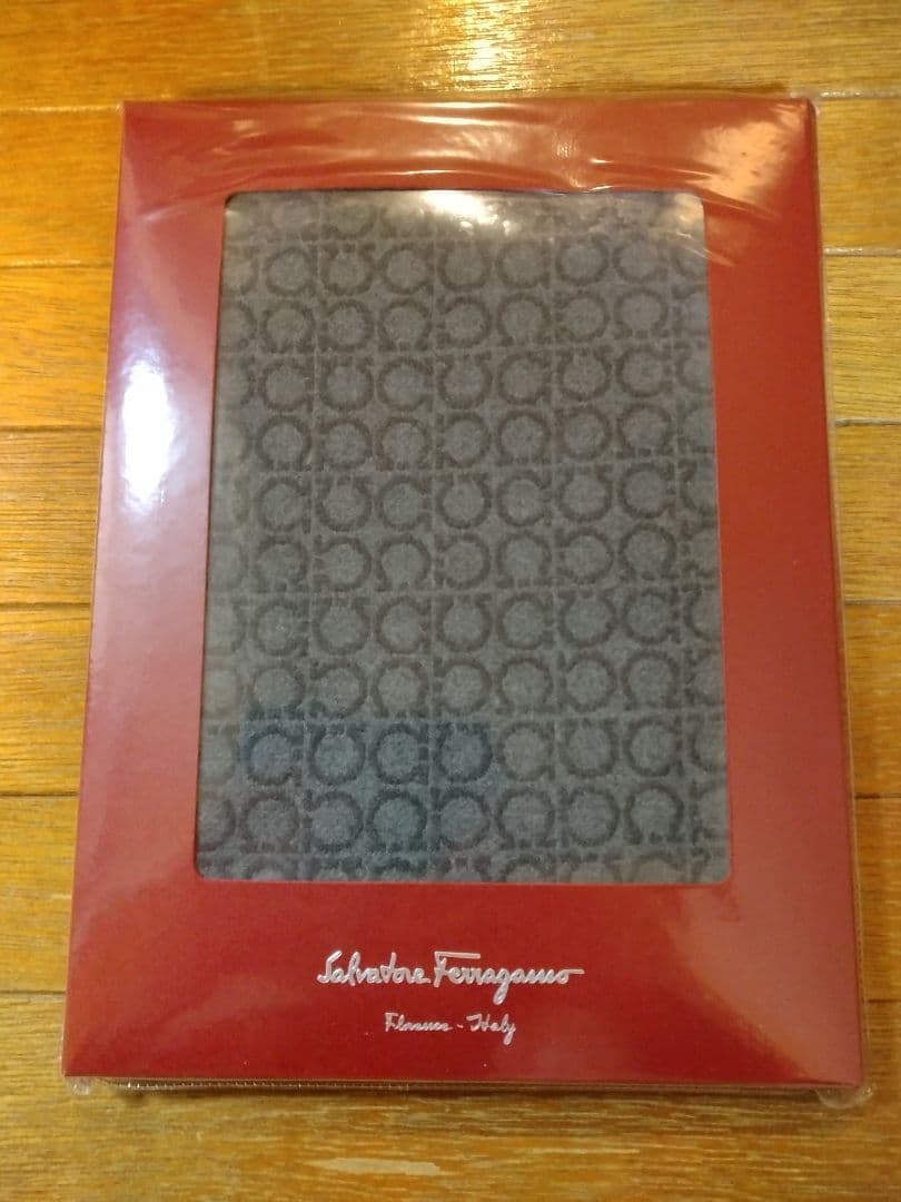 【新品】Salvatore Ferragamo マフラー グレー 35×180