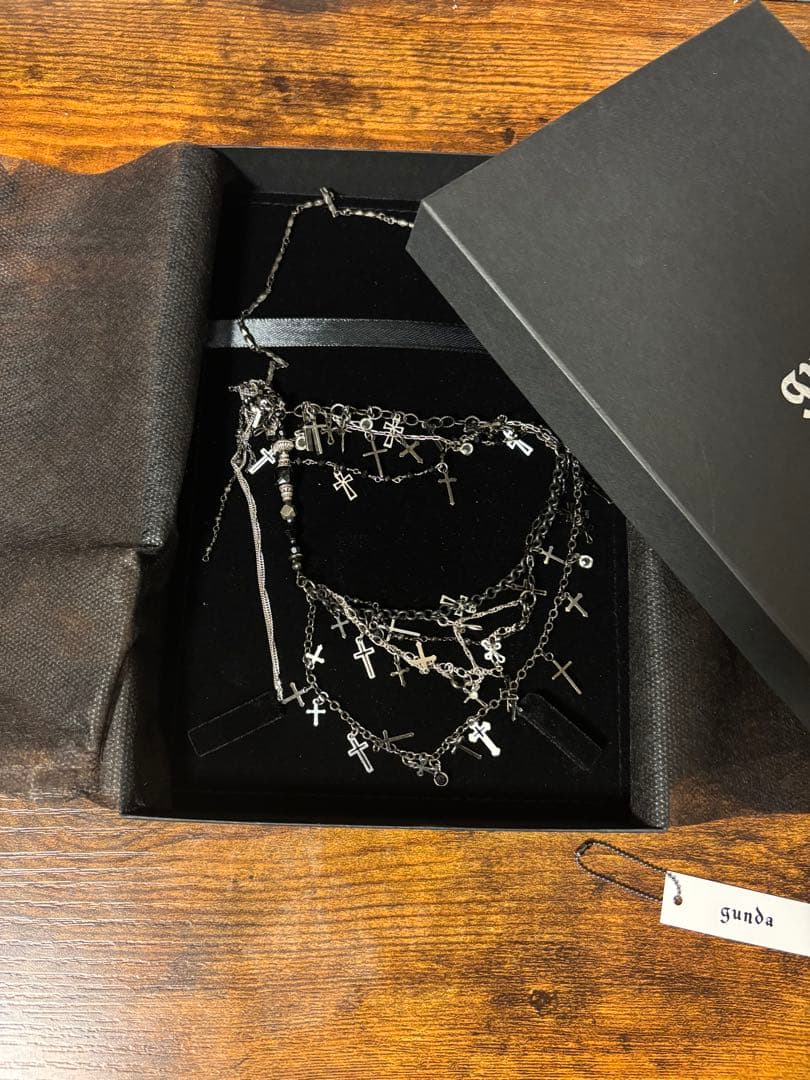 gunda ネックレス　V系　箱付き