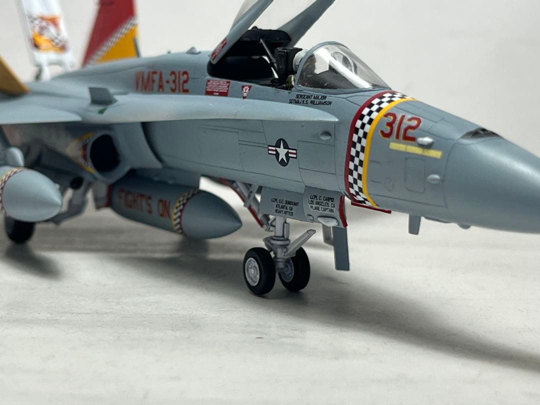 ハセガワ 1/72 F/A-18C （完成品×2）