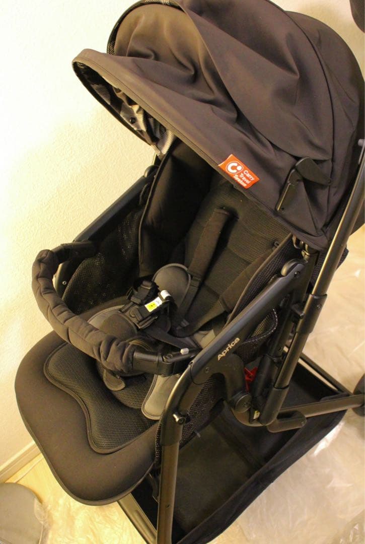 アップリカ　オプティアベビーカー　ハンドルカバー、レインカバー付き
