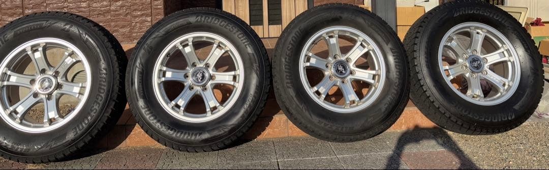 【送料込み】最終処分　ブリヂストン 265/65R17 スタッドレス4本