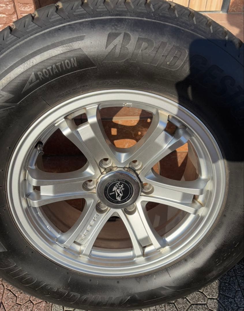 【送料込み】最終処分　ブリヂストン 265/65R17 スタッドレス4本