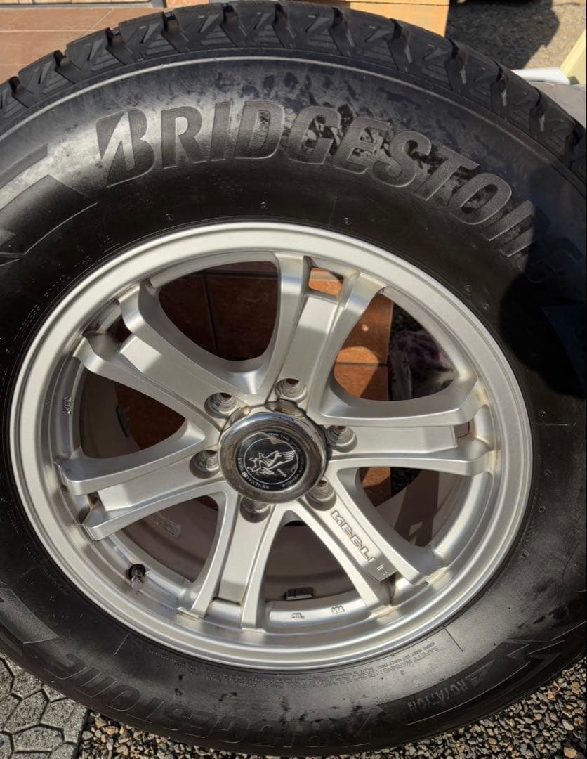 【送料込み】最終処分　ブリヂストン 265/65R17 スタッドレス4本