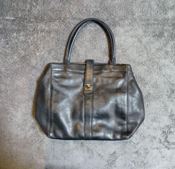 CHANEL　シャネル　ココマーク　レザー　ターンロック　トートバッグ