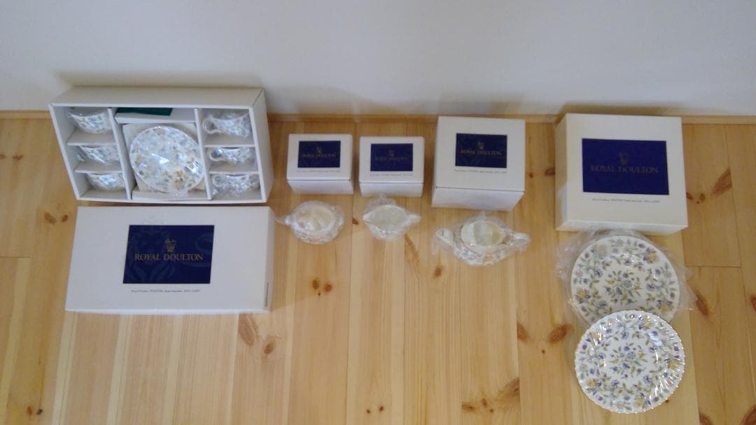  　ミントン　ティーカップ＆ティーポット＆プレートセット