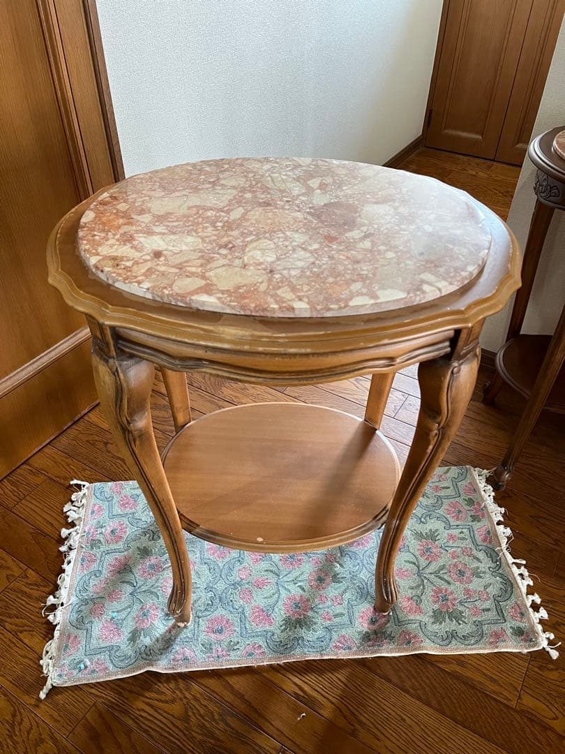 大理石　サイドテーブル　猫脚