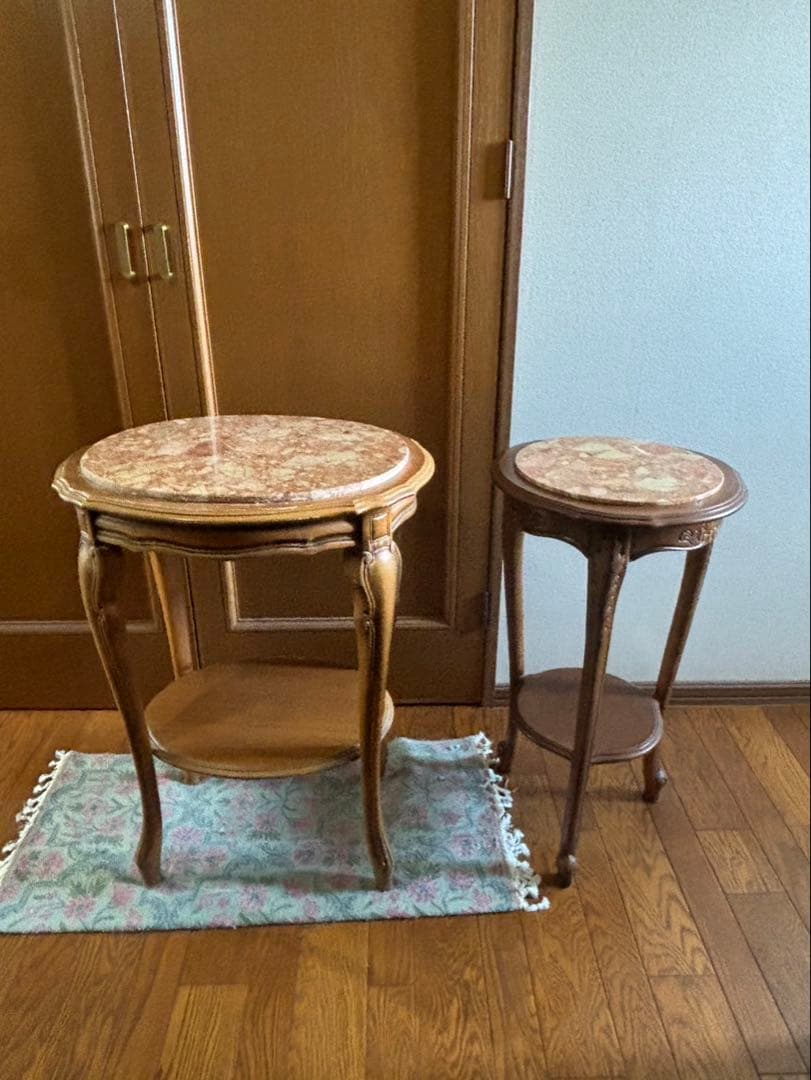 大理石　サイドテーブル　猫脚