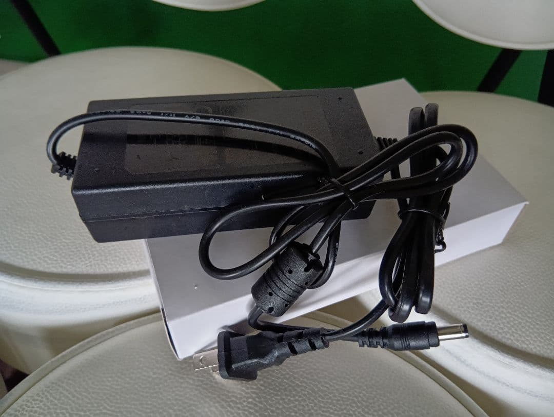 【新品未使用】 動作確認済み★ポータブル電源 300w/90,000mah