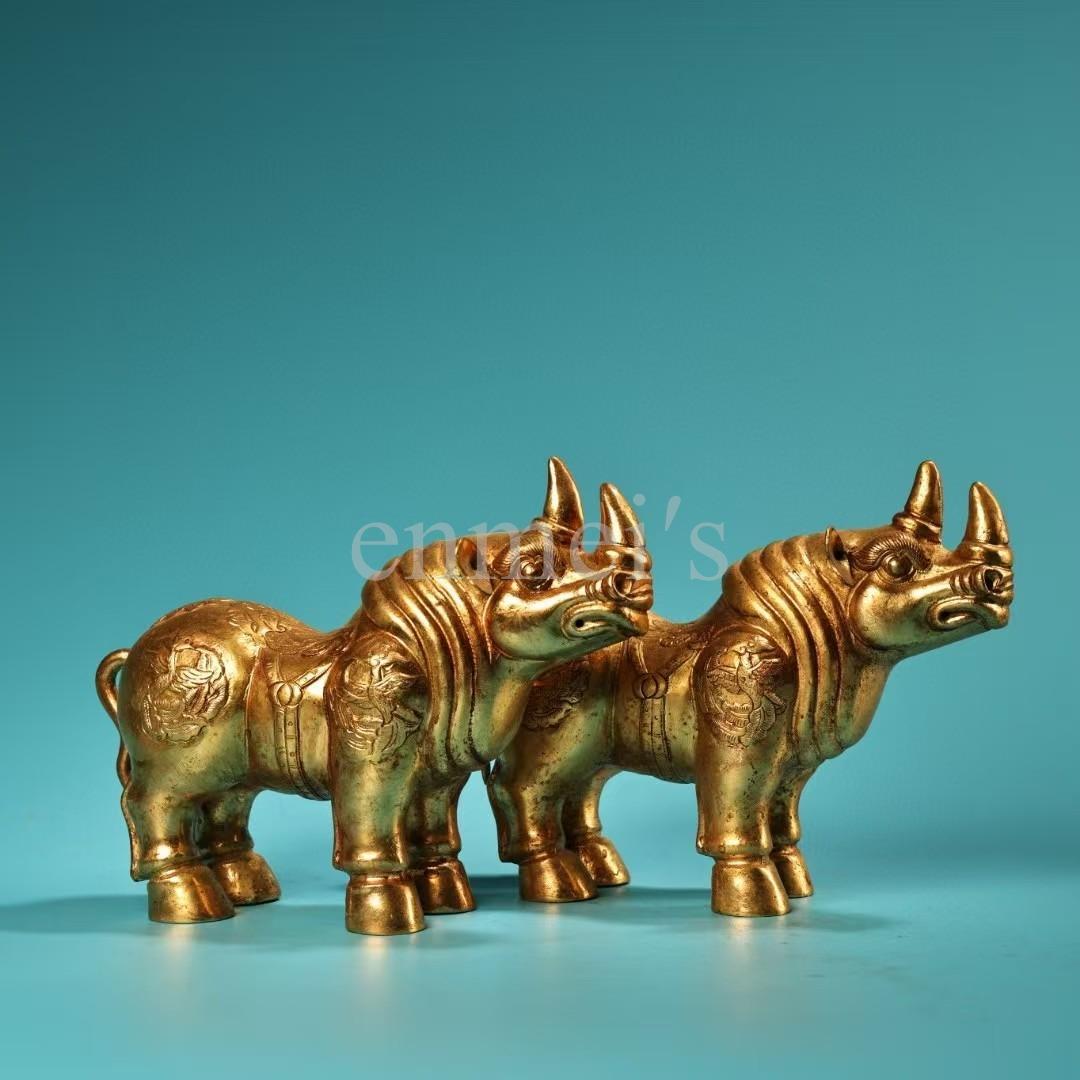 中国古美術・旧蔵細工犀牛セット・純銅製・鏨刻鎏金・高浮彫・置物・風水開運・文房具