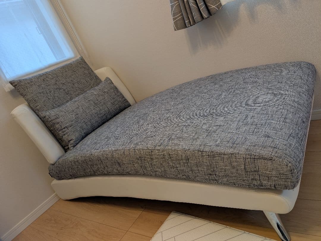 【12/4まで】Armonia　グレー カウチソファ 背もたれクッション付き