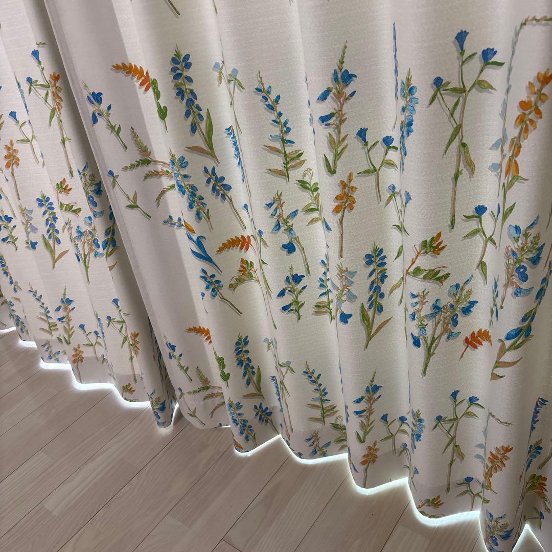 北欧風花柄カーテン ホワイト・ブルー・オレンジ