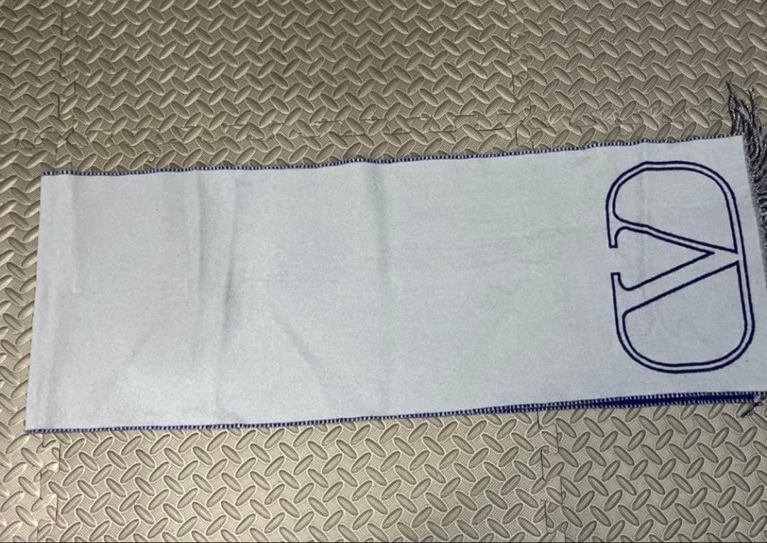 P*a様 正規品　ヴァレンティノ　定番　マフラー