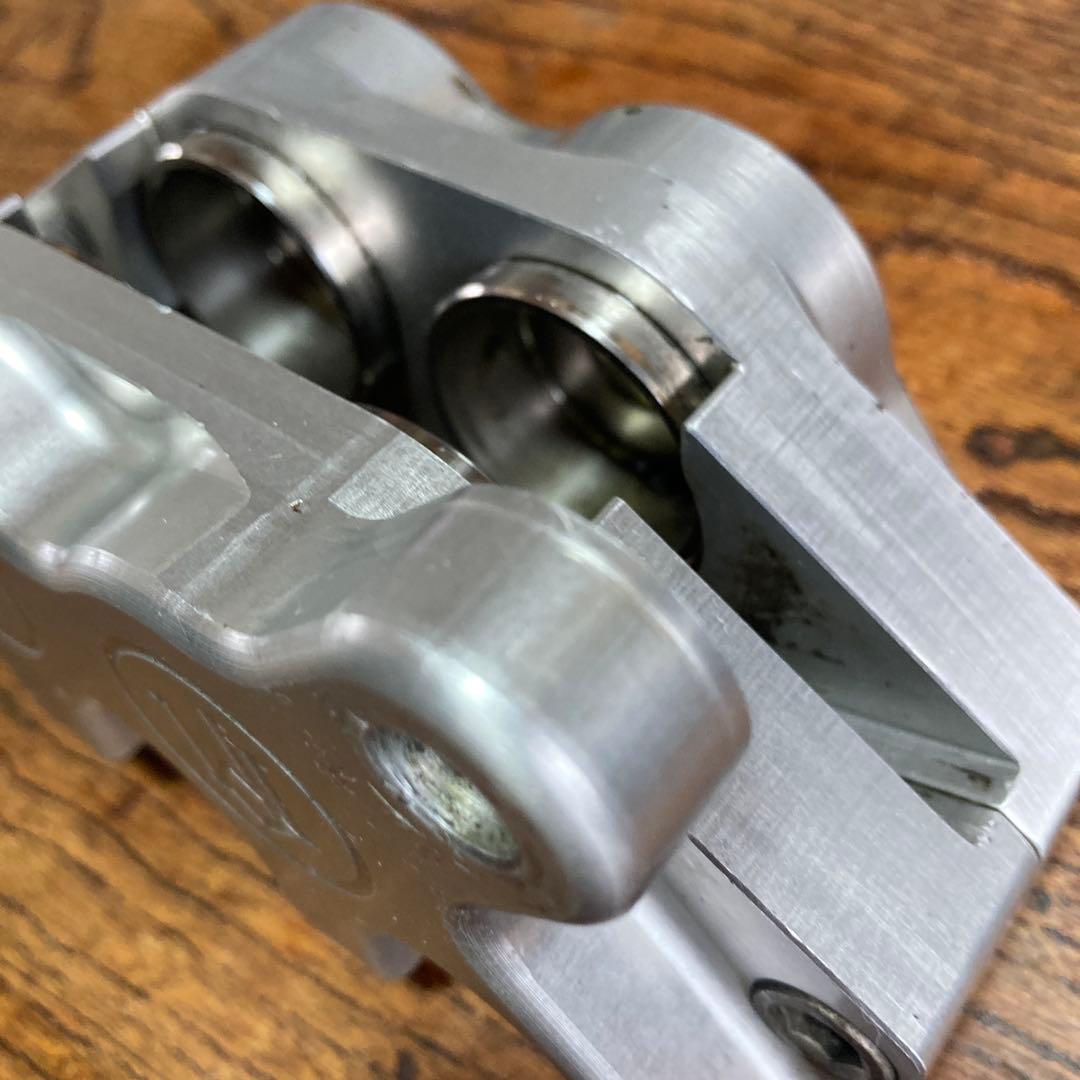 PM製　パフォーマンスマシン　アルミニウム製 ブレーキキャリパー USA 中古